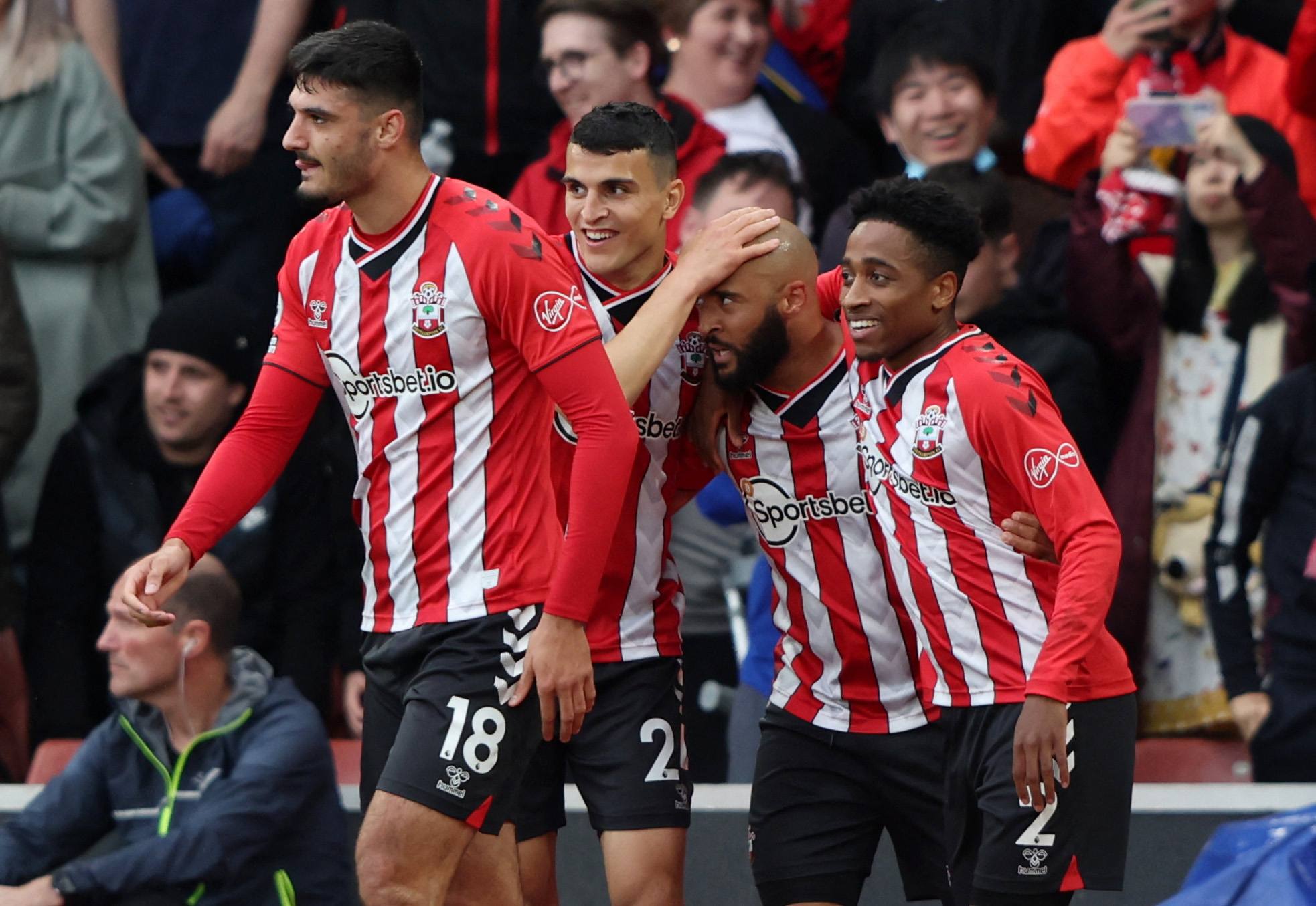 TA：纽卡继续在欧冠中高歌猛进；丹-伯恩的头球破门无与伦比