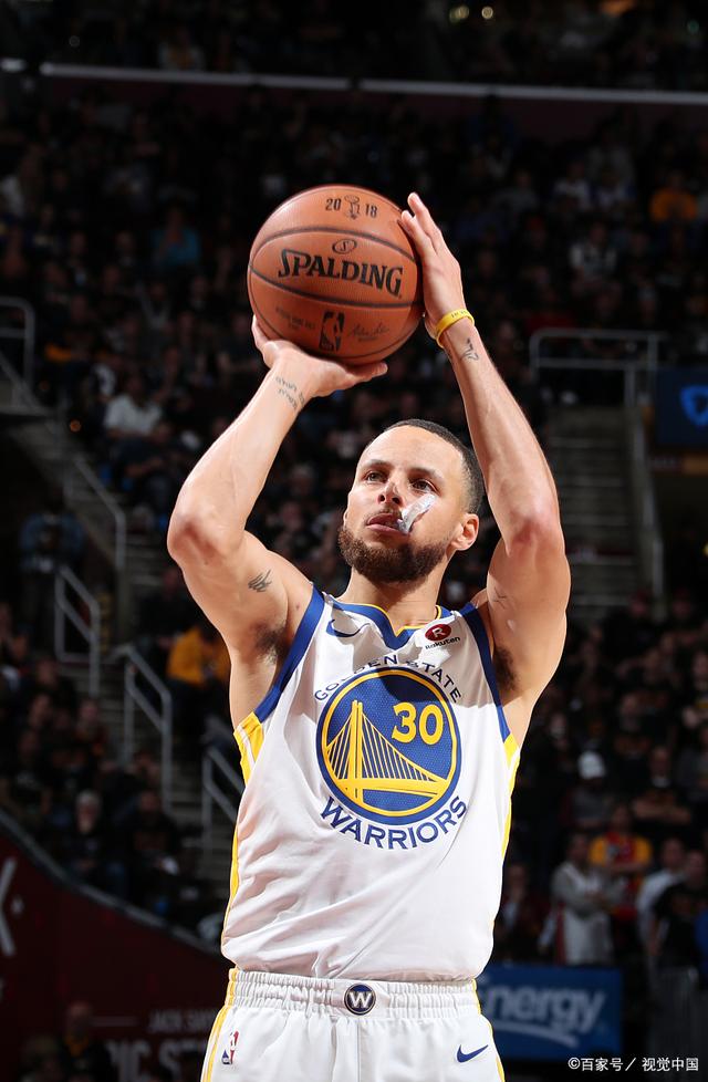 LPL遭受质疑，LCK众神却盛赞：Uzi是AD王者，强到近乎无法喘息！