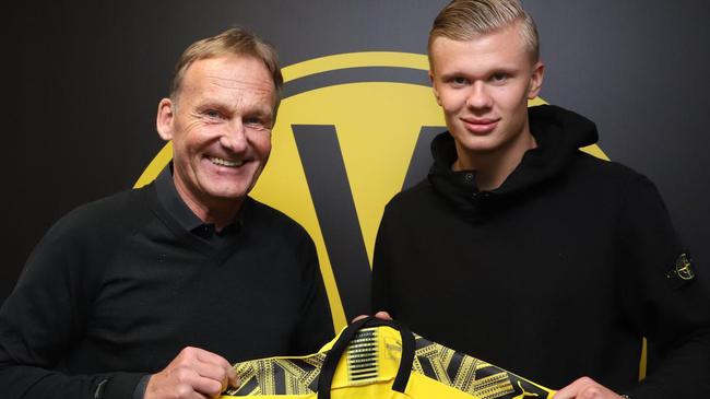 记者：萨拉赫不会随队出征国米，决定由高层和斯洛特共同作出