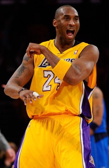 穆里尼奥回应阿莫林被曼联解雇：失败不应成为年轻教练的压力