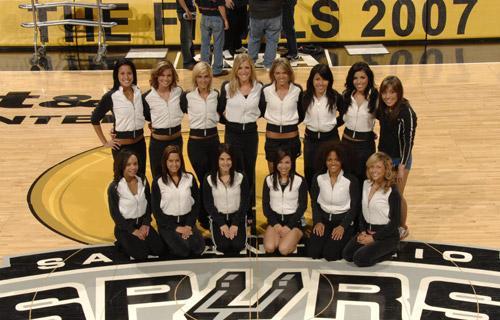 拜仁慕尼黑大胜沃尔夫斯堡：德甲重启