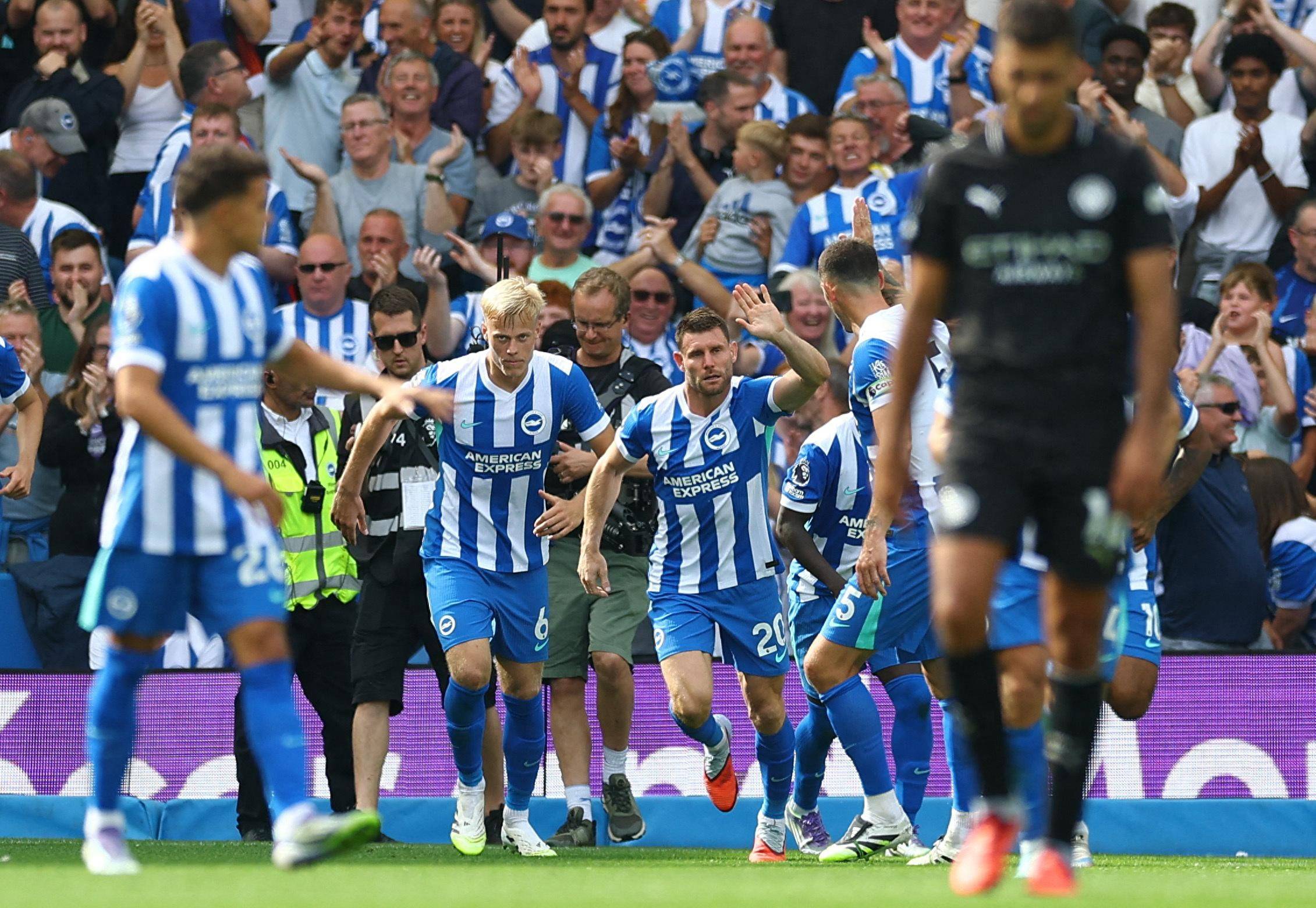 杨瀚森首发出战7分54秒，得到1篮板1失误4犯规。