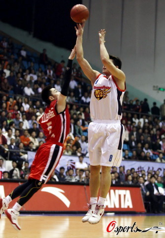 攻入里昂队史欧战第500球，托利索上演职业生涯首次帽子戏法