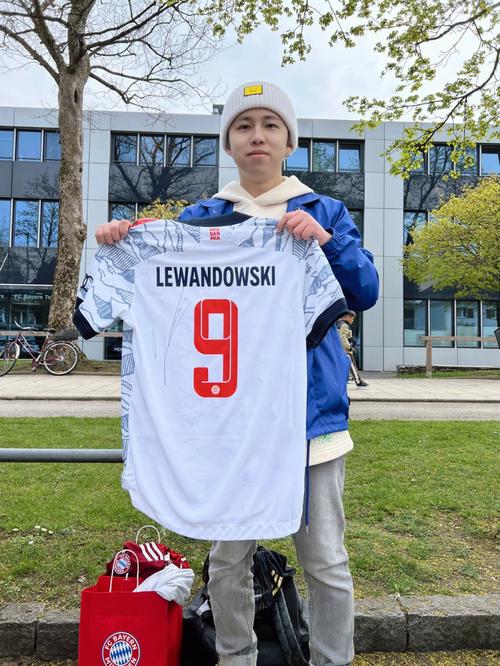 从一名角色球员展开的写作