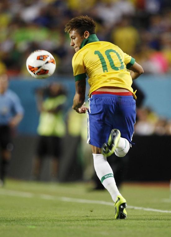 詹姆斯回应压哨绝杀：这种方式获胜很棒 8次做到追平科比历史第二